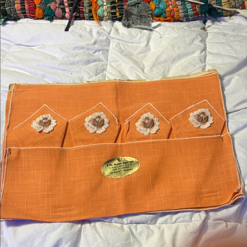 Vintage Coral Floral Kitchen Linen Set
